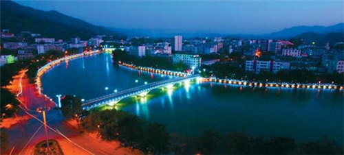 阳朔有什么山好看的景点（阳朔有什么山好玩好看）